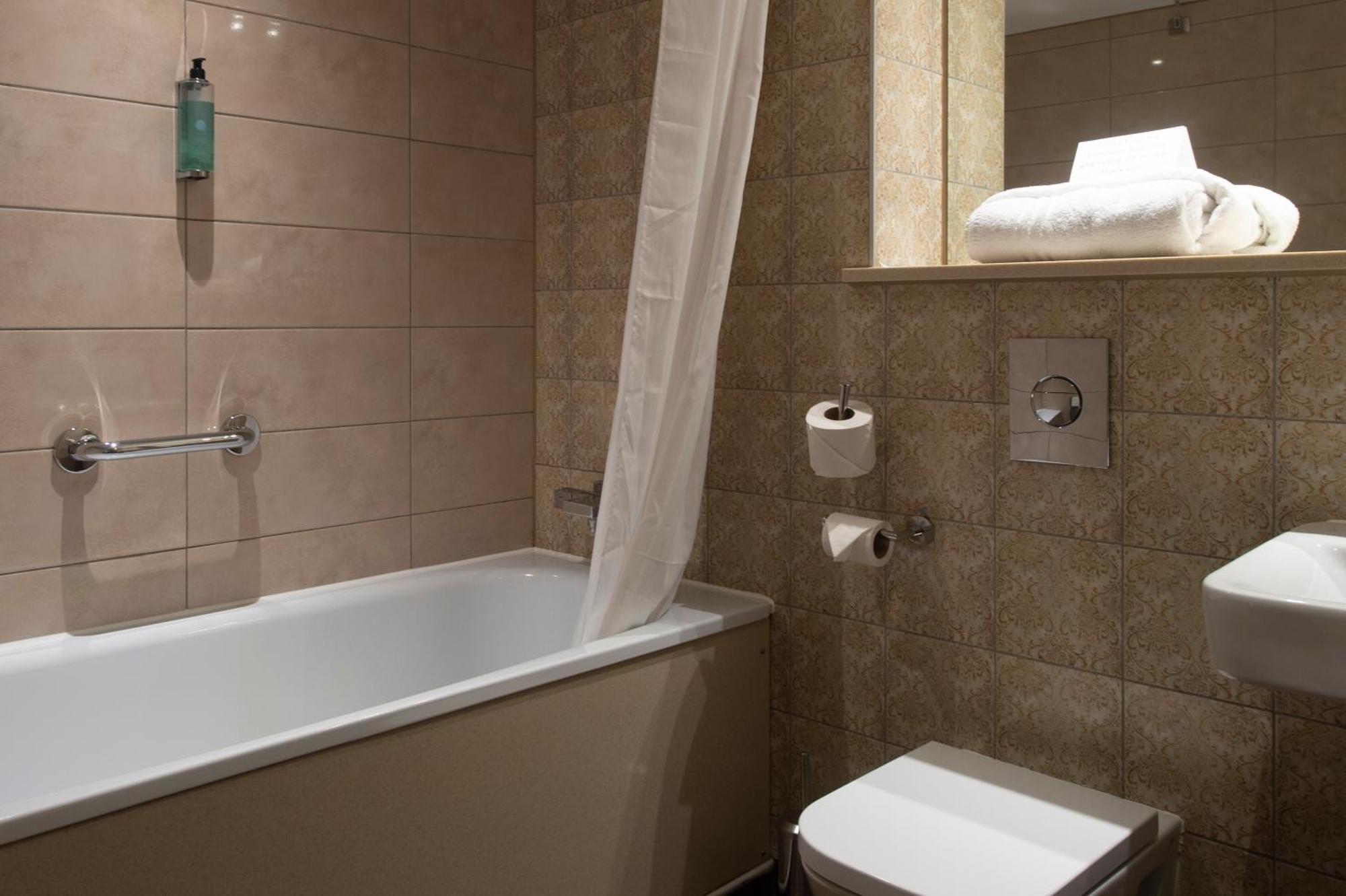הנטיגדון Sandford House Hotel Wetherspoon מראה חיצוני תמונה