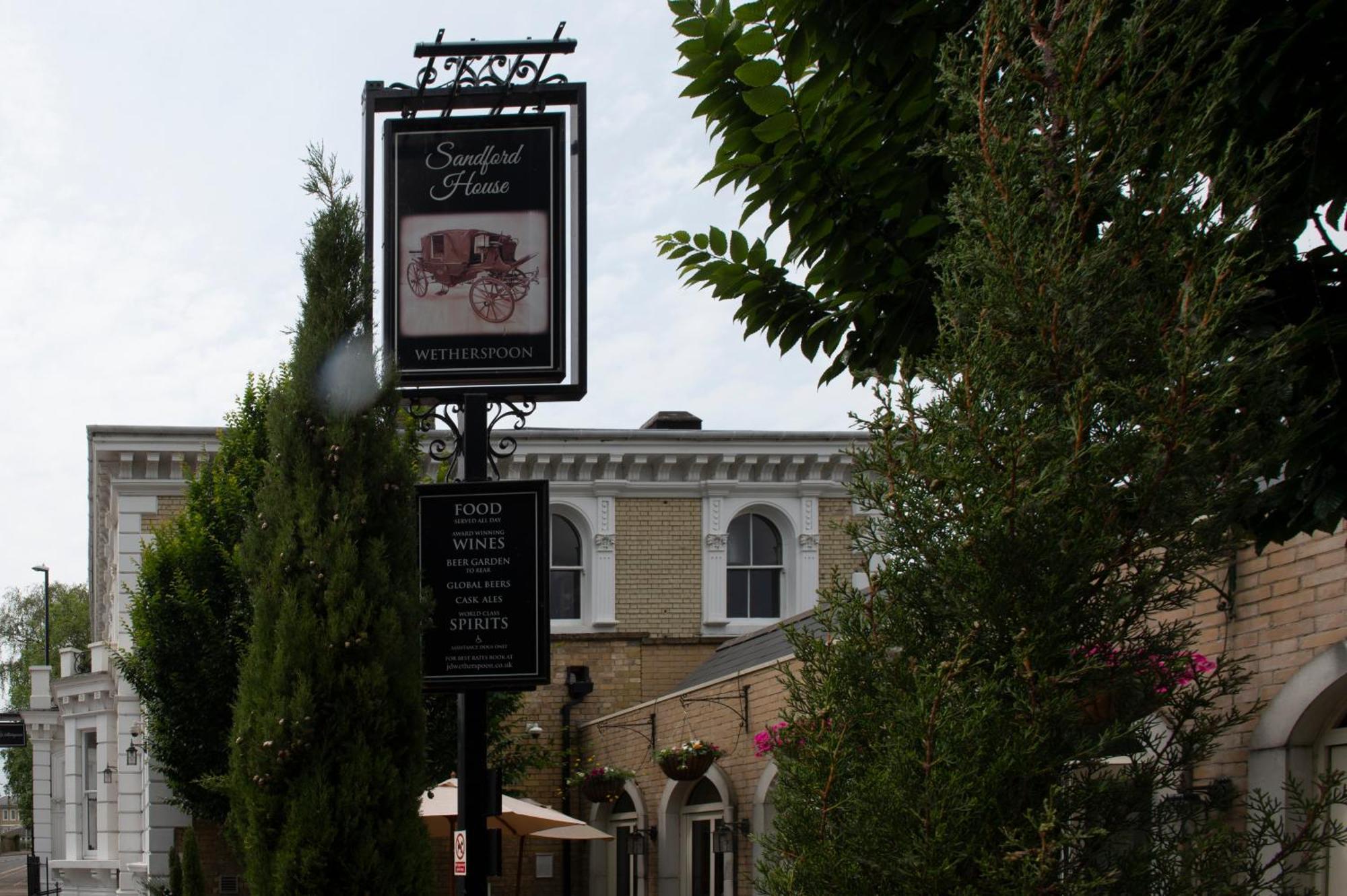 הנטיגדון Sandford House Hotel Wetherspoon מראה חיצוני תמונה