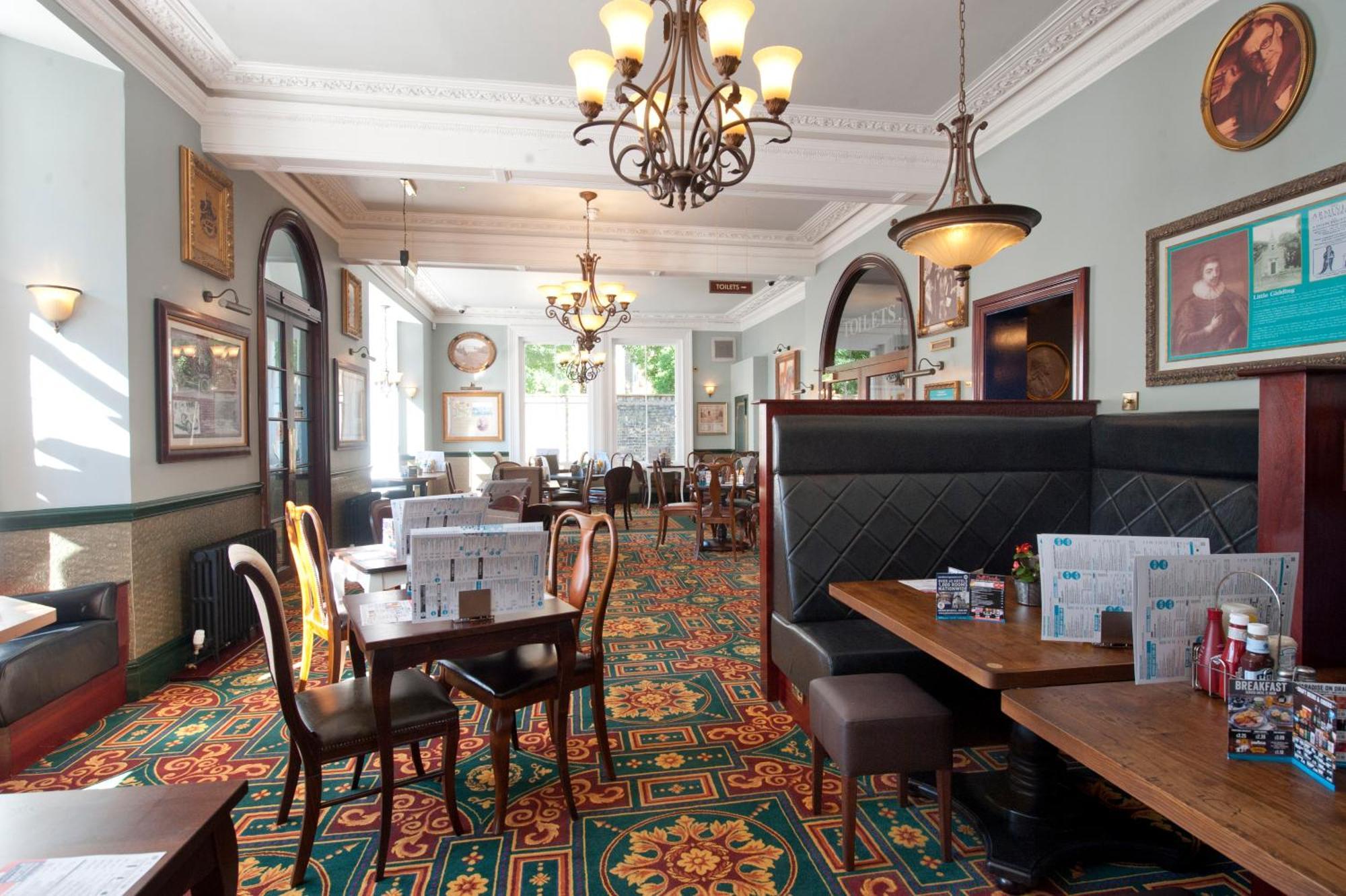 הנטיגדון Sandford House Hotel Wetherspoon מראה חיצוני תמונה