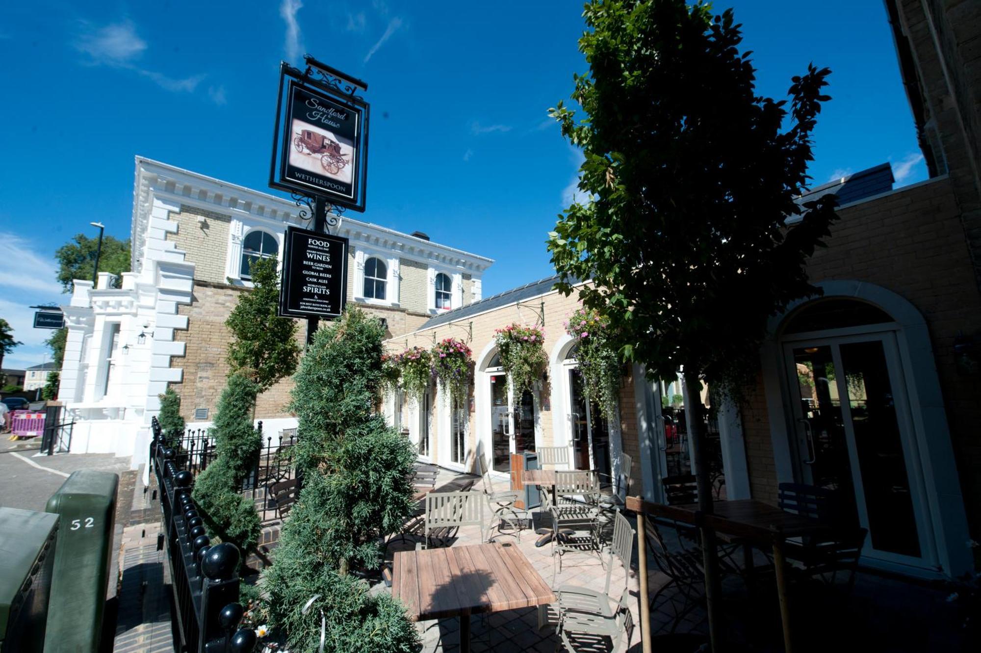 הנטיגדון Sandford House Hotel Wetherspoon מראה חיצוני תמונה