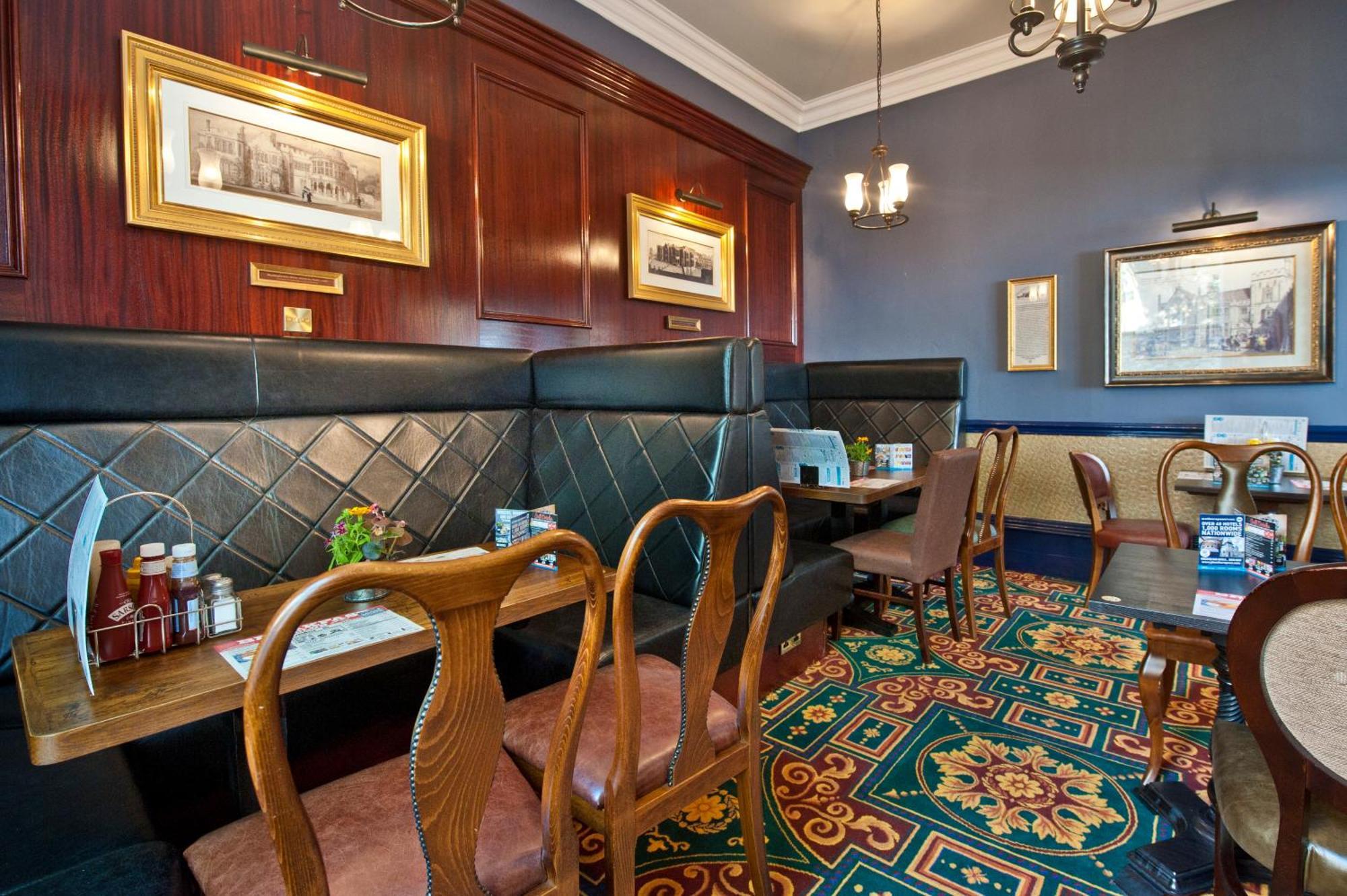 הנטיגדון Sandford House Hotel Wetherspoon מראה חיצוני תמונה