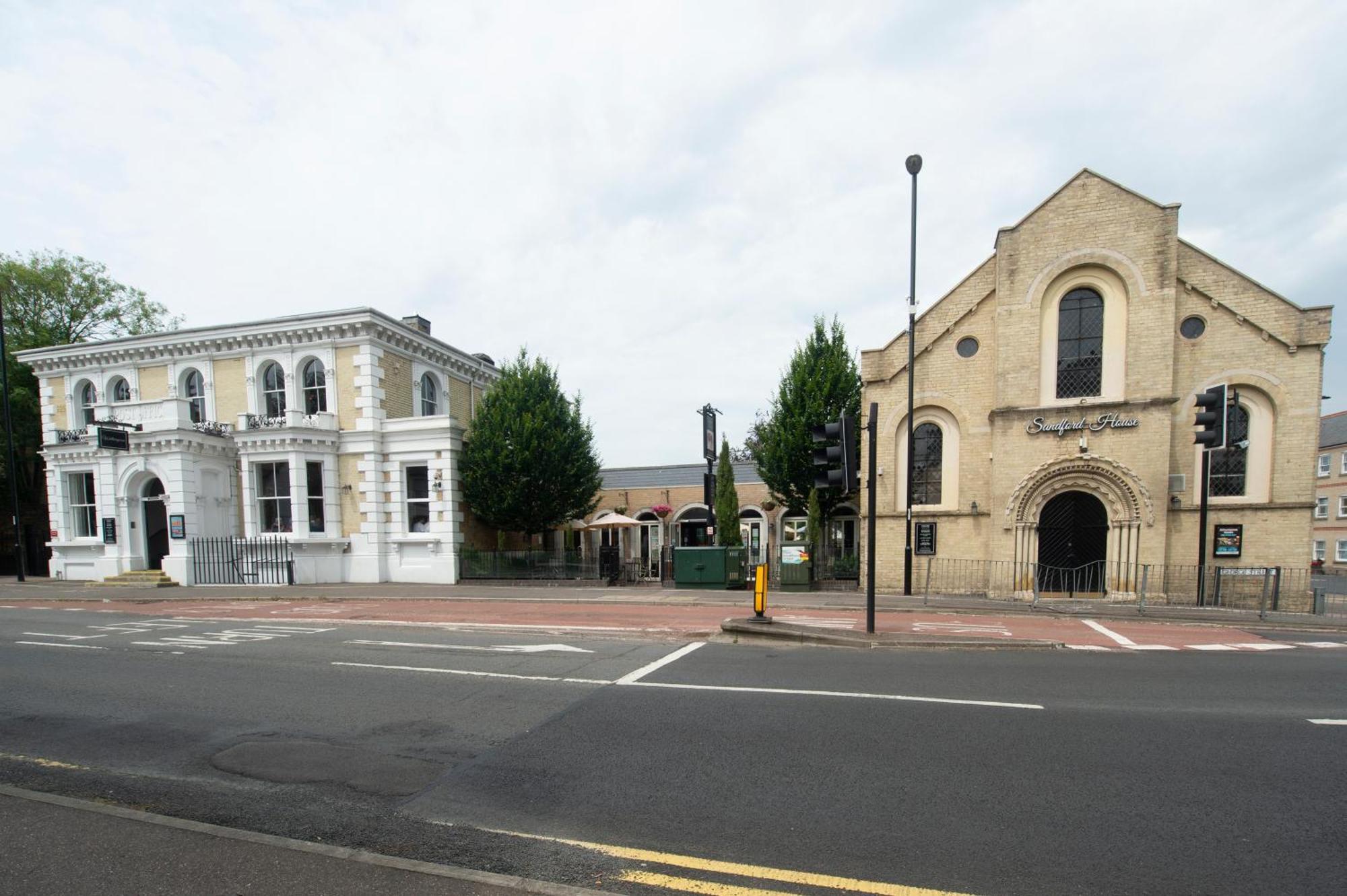 הנטיגדון Sandford House Hotel Wetherspoon מראה חיצוני תמונה