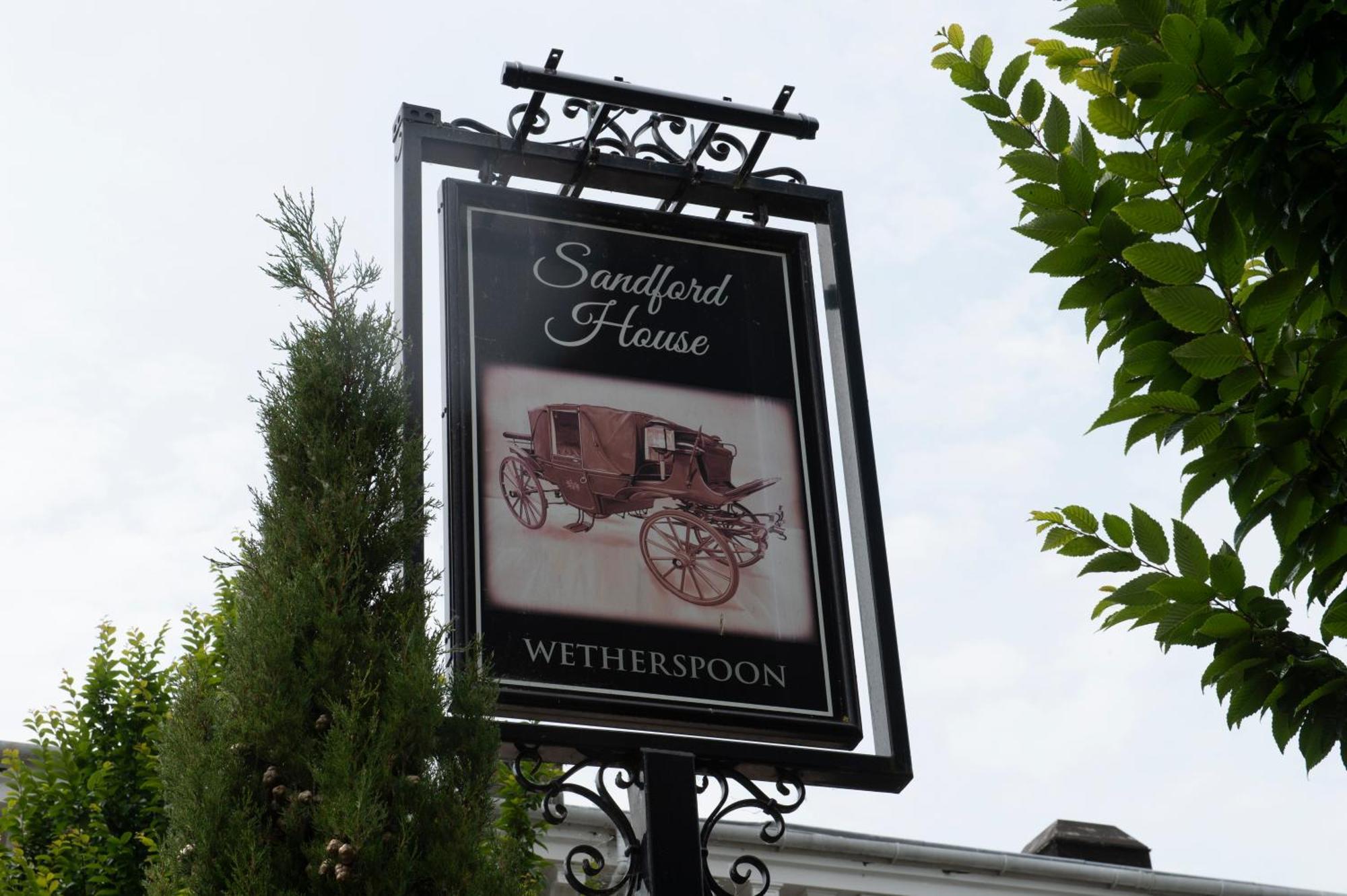 הנטיגדון Sandford House Hotel Wetherspoon מראה חיצוני תמונה